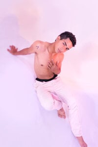 Noah_Greenhart 🖤 Strong body… stronger desires. Gambar 2