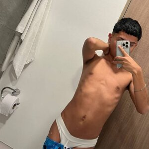 alex_russo__AXEL SEXY🍓🌸图片