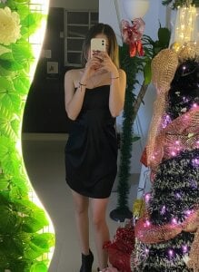 Ema_porcaroli Christmas has arrived in my room. 🎄❣ Pic 3