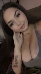 DirtyGirl_Hazel Public Pic 3