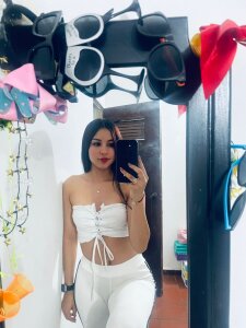 CassandraLennox Public Pic 3