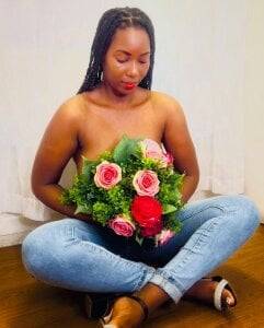 Sara_Marks flower shower damm Pic 2