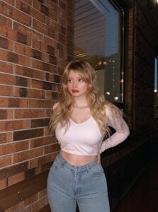 AlysaMeow Public Pic 2