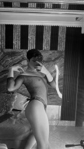 Ellis-Brown 🖤 Black & White… but never basic. 🖤 Pic 3