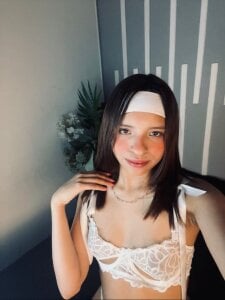 YOUR FAVORITE GIRL de Laura_serena  3 Imagens