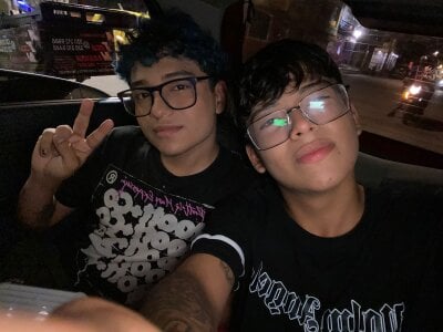 LiamANDJordan: we are horny ( 2 фото)