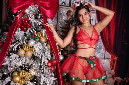 Emma_Thompssonn sweet and hot christmas Pic 4