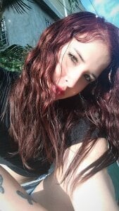 ivy_ary A mesmerizing gaze Gambar