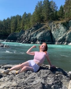 AmmyHot Public Pic 5