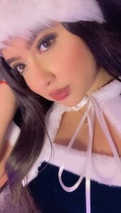 Emiily_Moore1 Christmas 🤍✨ Pic 6