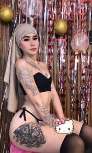 seraphine_arabicDon't look at me like that... or I'll end up doing something you won't be able to forget 😈💜图片 7