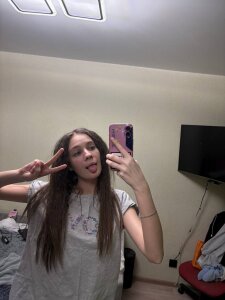 ShaeHeeter winter day  2টি ছবি