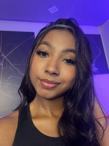 GabrielaLugo BLACK LOOKS A LOT ON YOU slika