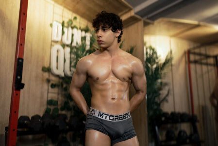 Chris_Evanss Public Pic 4