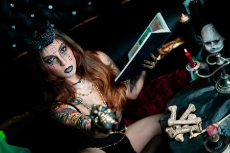 ElaMorris HALLOWEEN Pic 3