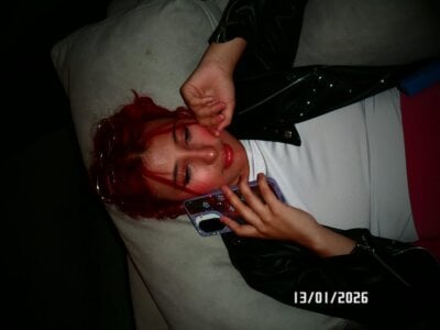 Cristalfoxy_ Red Insomnia 🌙 Pic 3