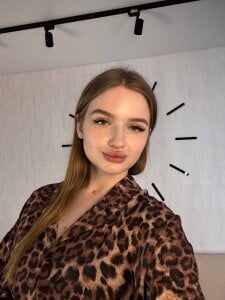 SolLocy Predatory cat Pic 2