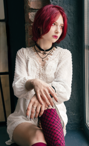 _L_o_r_r_y_のLet's get closerの 2枚の写真