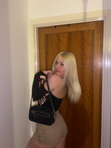 RosieLovexoxx Public Pic 4