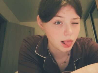 nikole_kitt Home vibe Pic