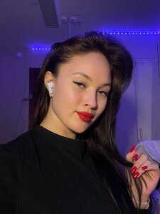 LynneCalls Public Pic 2