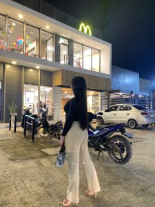 urlovelysandra sandra Pic 3