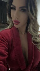 LoreennAny Priviri care topesc 😍  5. fénykép