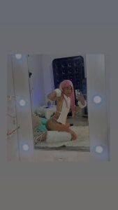 PINK HAIR🎀 de yess__daddy1  2 photos