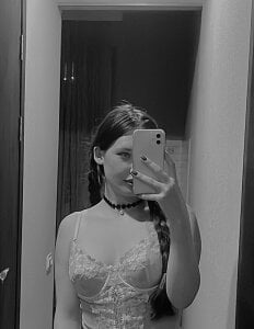 Holly_Molii