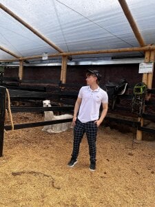 TaylerWhite enjoying nature 🍀❤🌺 Pic 3