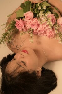 Delicate like what I feel 🌸 de Clara_Luu  2 Imagens