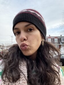 Leo_Mia Public Pic 6