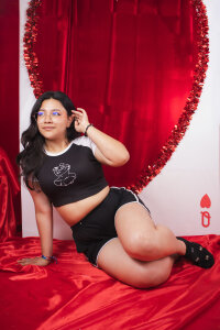 AlysonWhiite Public  2টি ছবি