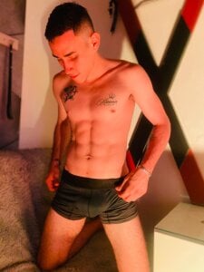 Adammendoza34 Sweat sex heat Pic 4