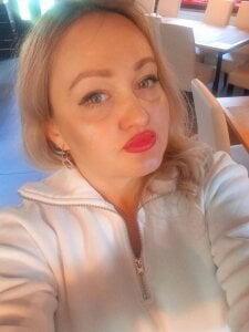 CurvyMuses Public Pic 4