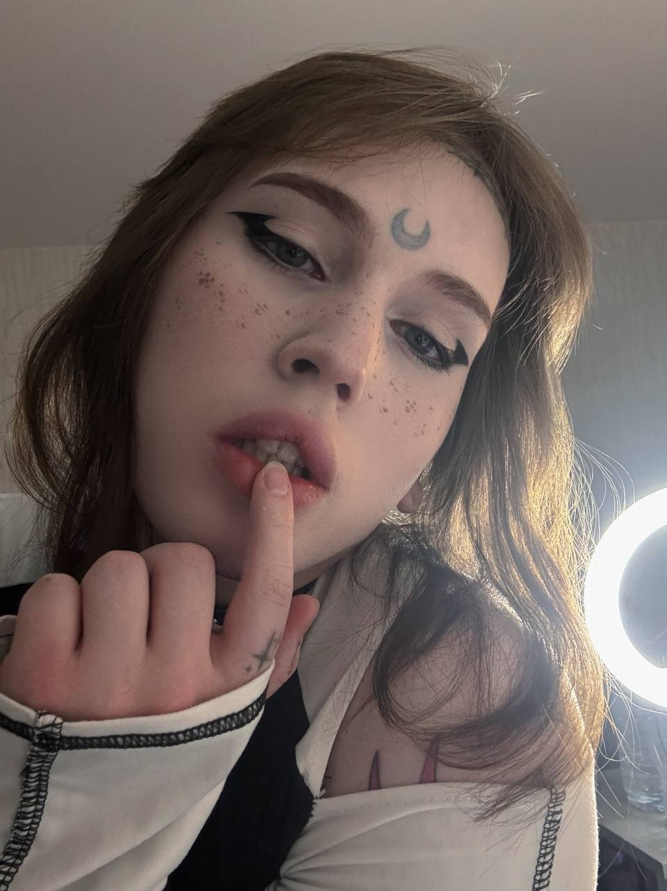 Alice_moonshard 님의 트렌드 중인 사진  2589개