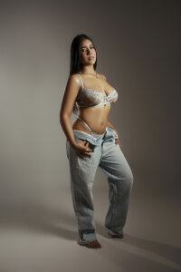 do you like it in white? de paola_blake  4 photos