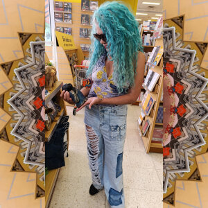 freyadevil333 Downtown in the city, visiting Panamericana: books 📚, history 📖, yoga sculptures 🧘‍♀️, and paste Poză