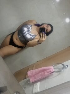 crazybitch3000 Public slika