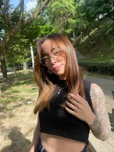 Sophiaa_Gomez Kissed by the sun Pic 3