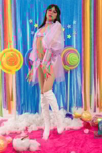 Ari_sunshine_ A candy girl Pic 3