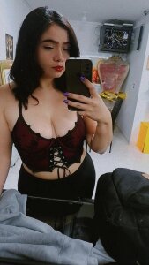 EmmaKors_ Public Pic 3