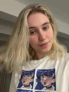 HoneyRay School girl hehe Pic