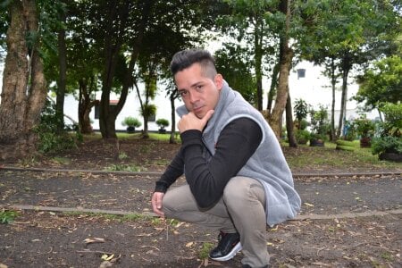 Logan-hetero: Public ( 3 фото)