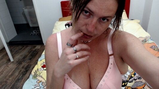 cumfun *NEW* Sexy PInk Lingerie Pic