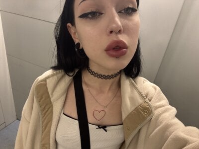 IvyAshworth Public Pic 4