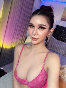 _CallmeKelly_ Public Pic 2