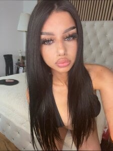 YasmineSly Public Poză