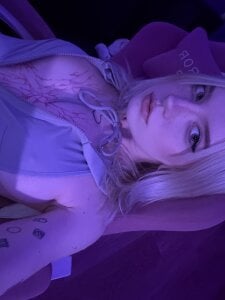 godlikegirlyy Wild jumper Pic