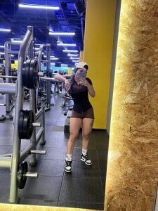 Mely_Mel Public Pic 3